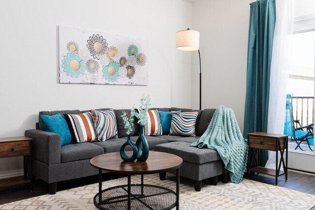 Foto del edificio - 5861 Royal Ln