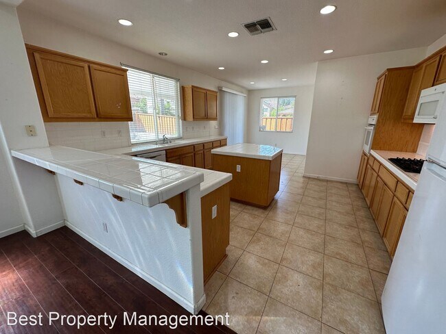 Foto del edificio - 4 br, 3 bath House - 373 Golden Leaf Ct