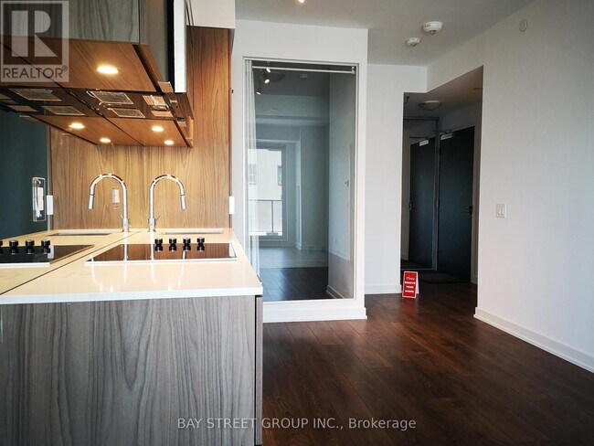 Photo du bâtiment - 609-609 Avenue Rd
