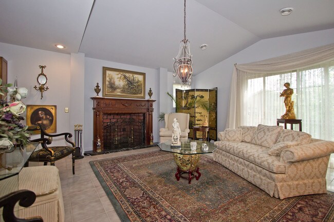 Living Room - 500 Edwards Blvd