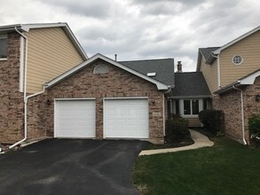 Building Photo - 11256 Lakefield Dr
