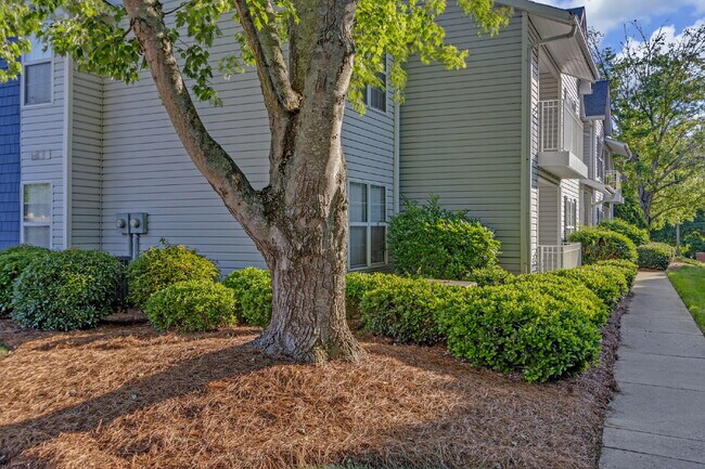 Building Photo - Welcome to Parkview Condos! This beautiful...