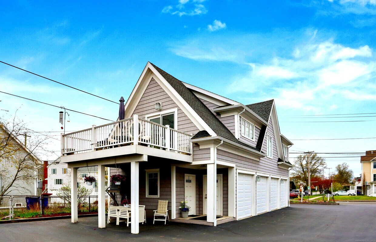 Foto principal - 535 Fairfield Beach Rd