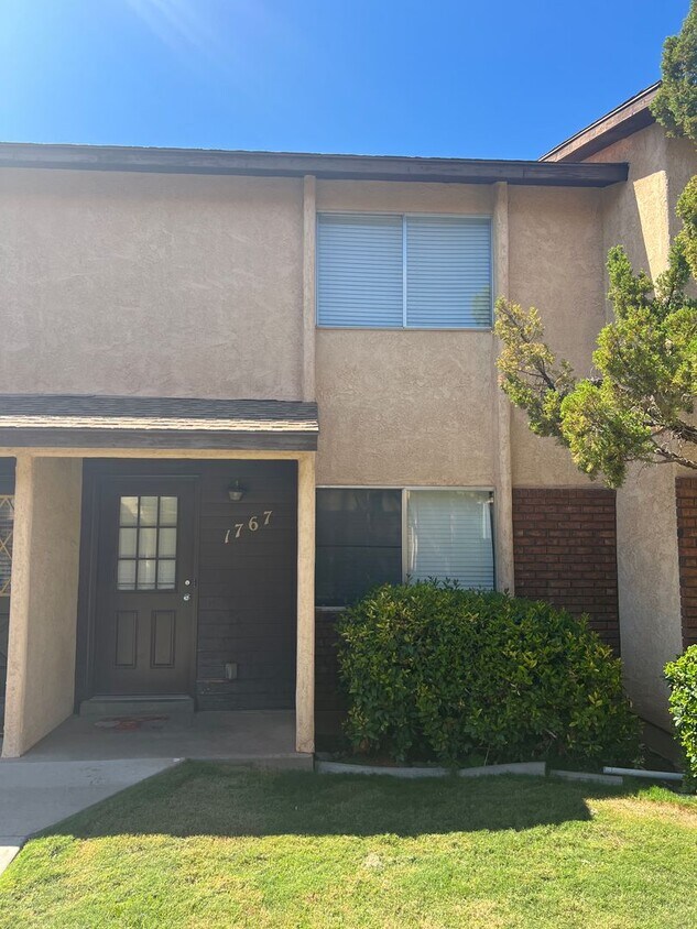 Primary Photo - Fantastic 2 bedroom 1.5 bath home in St Ge...