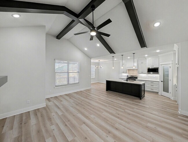 Foto del edificio - Welcome To Your Next Home!