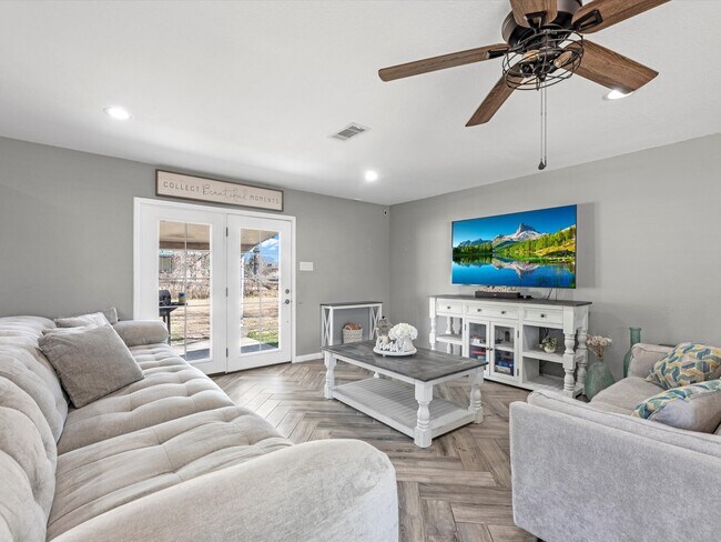 Foto del edificio - 7422 Nodding Pines Ln