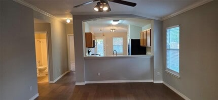 Building Photo - 204 Quail Hollow Dr