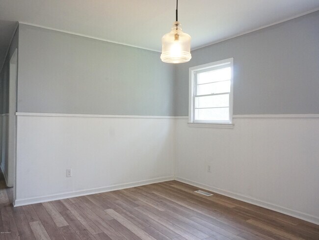 Building Photo - 2761 Shaw Hwy