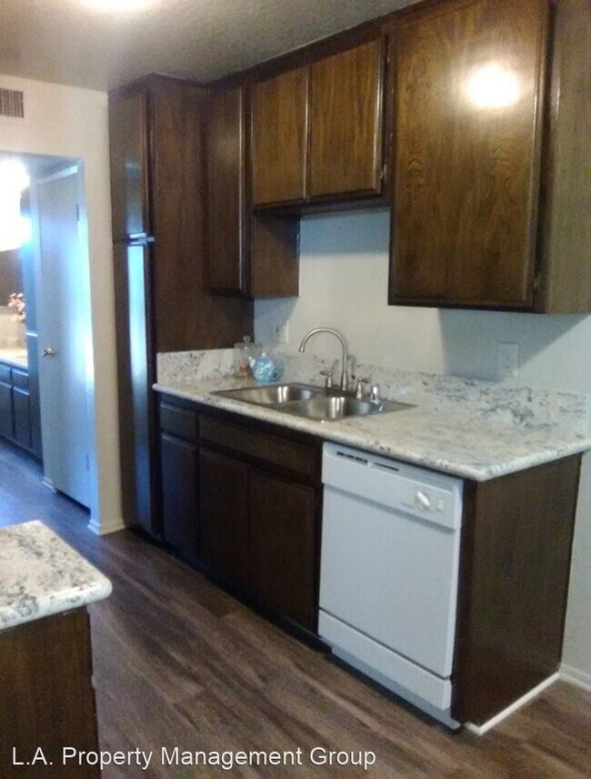 Foto del edificio - 8485 Valley Cir Blvd