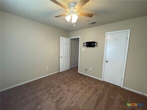 Building Photo - 104 Horseshoe Dr
