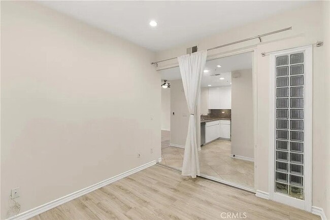 Foto del edificio - 2243 Martin