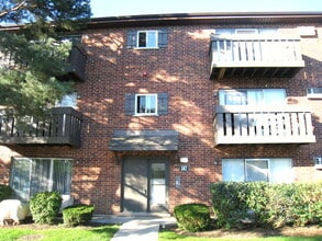 Building Photo - 187 Pickwick Dr