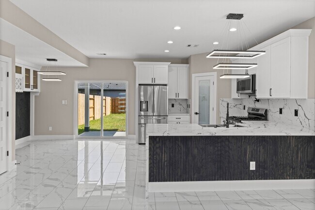 Foto del edificio - 7927 Colonial Ln