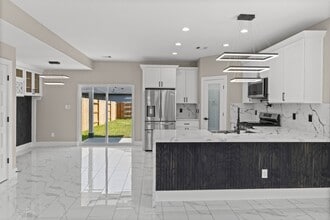 Building Photo - 7927 Colonial Ln