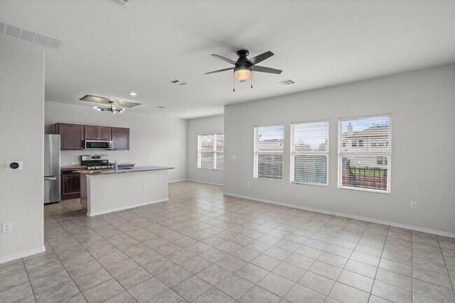 Building Photo - 10116 Gertrudis Lp