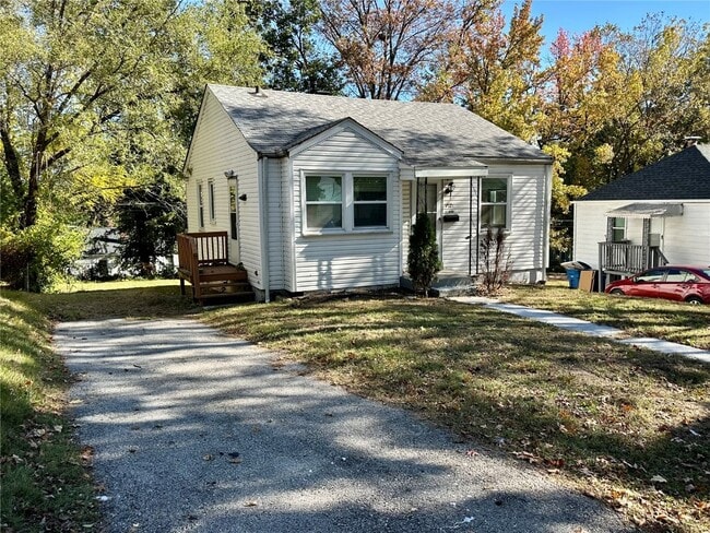 Foto del edificio - 7121 Lamont Dr