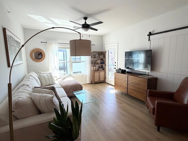 Foto del edificio - 3101 Govalle Ave