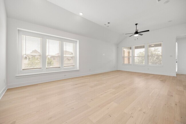 Foto del edificio - Beautiful 4 bedroom, 3 bathroom home locat...