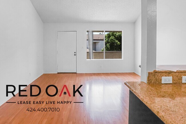 Building Photo - One Bedroom With Tons of Natural Light, Ki...