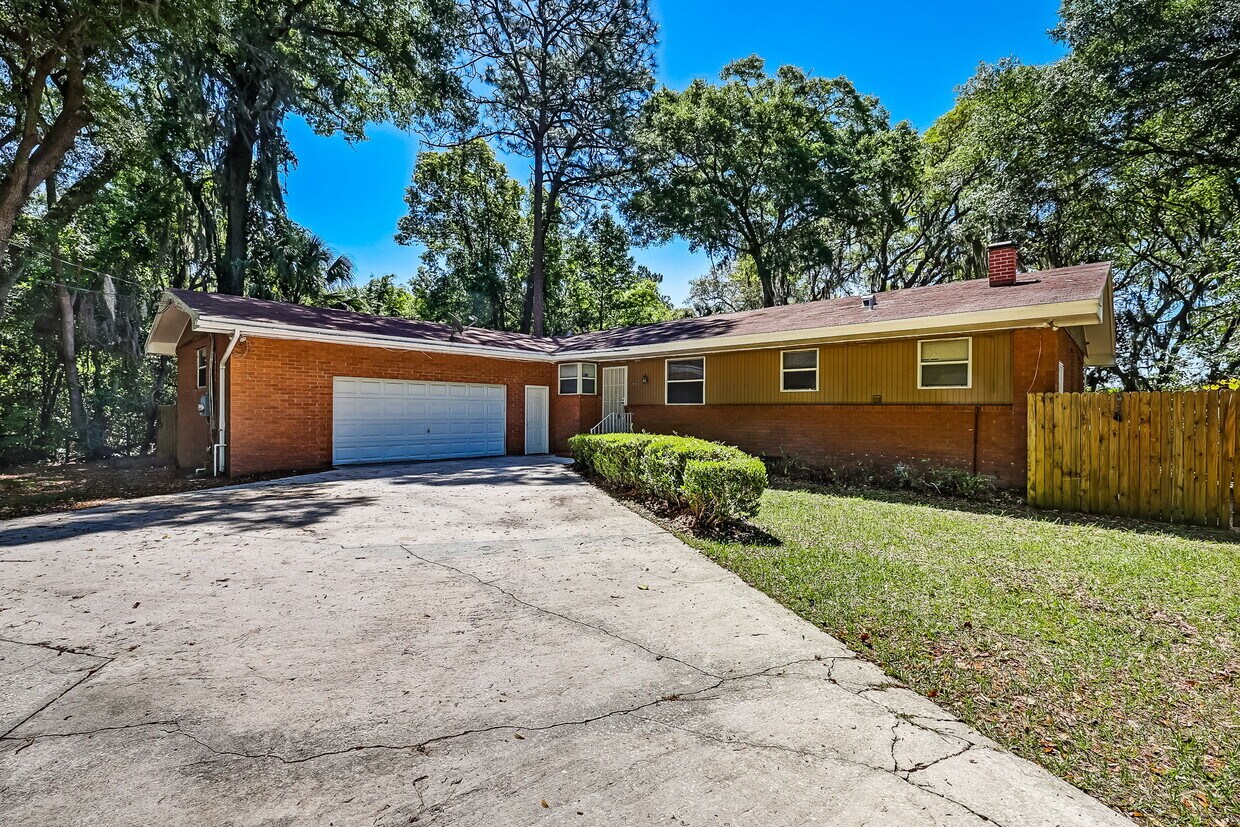Primary Photo - 3546 Clyde Dr