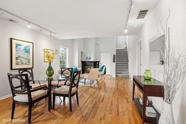 Foto del edificio - 1640 W Diversey Pkwy