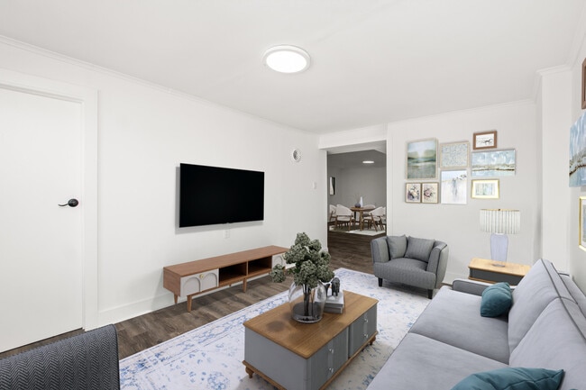 Building Photo - 1919 W Chicago Ave