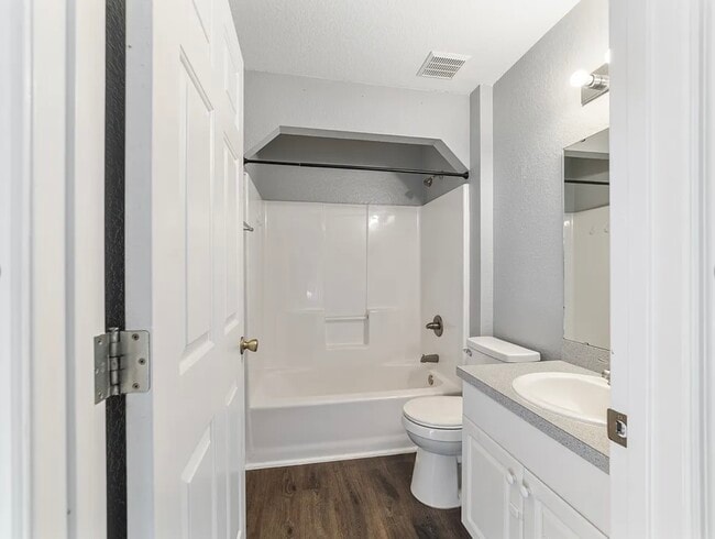 Foto del edificio - 6930 Bahia Rd