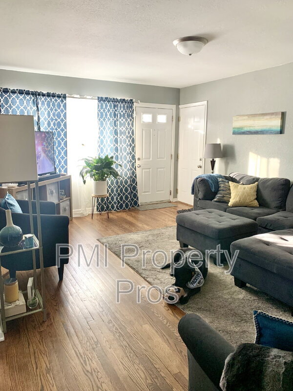 Building Photo - 2792 S 58th St