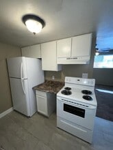 Building Photo - 1087 N 150 W