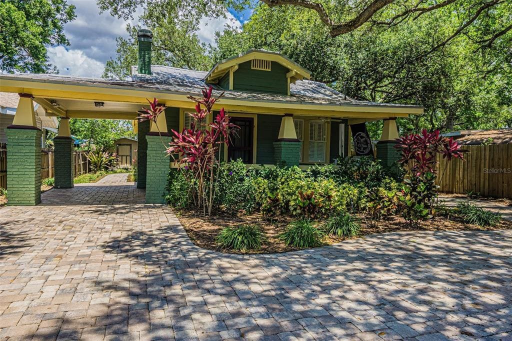 Primary Photo - 205 W Louisiana Ave