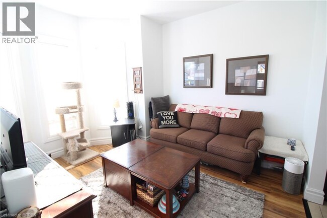 Photo du bâtiment - 62 Dundas St