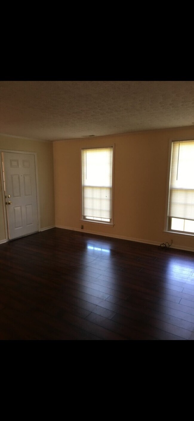 Foto del edificio - 392 Albright Ln