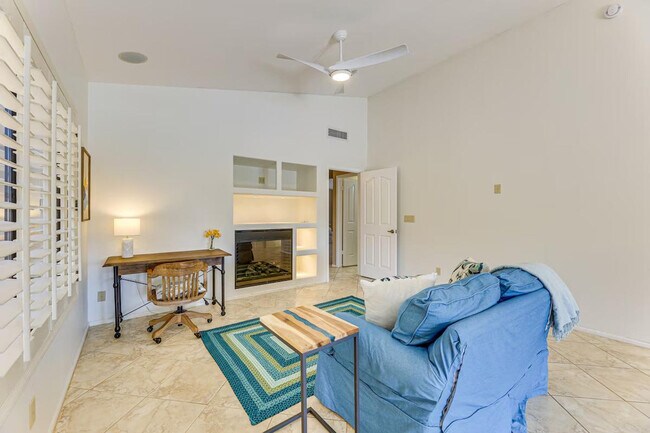 Foto del edificio - 253 E Vaughn Ave