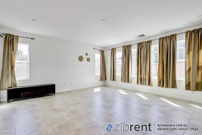Foto del edificio - 4 br, 4 bath House - 553 E Solare Ave, Mou...