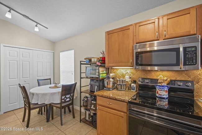 Building Photo - 3275 Burdock Ave