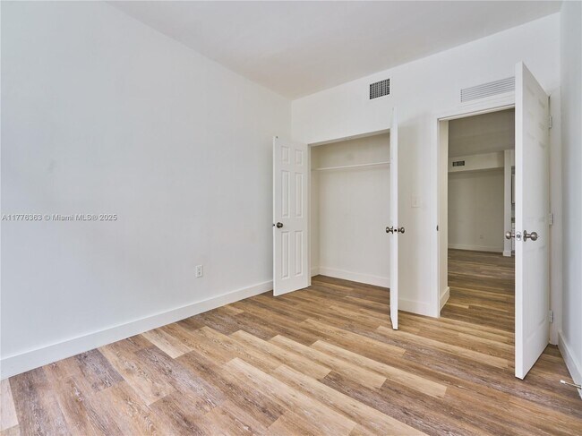 Foto del edificio - 6211 NW 7th Ave