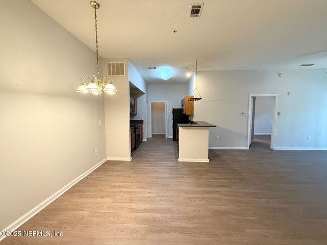 Building Photo - 9575 Amarante Cir