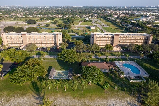 Foto del edificio - 4550 NW 18th Ave