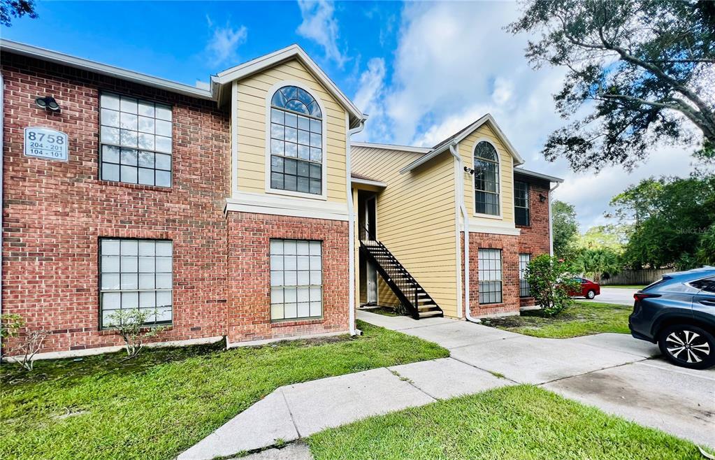 Foto principal - 8758 Mallard Reserve Dr
