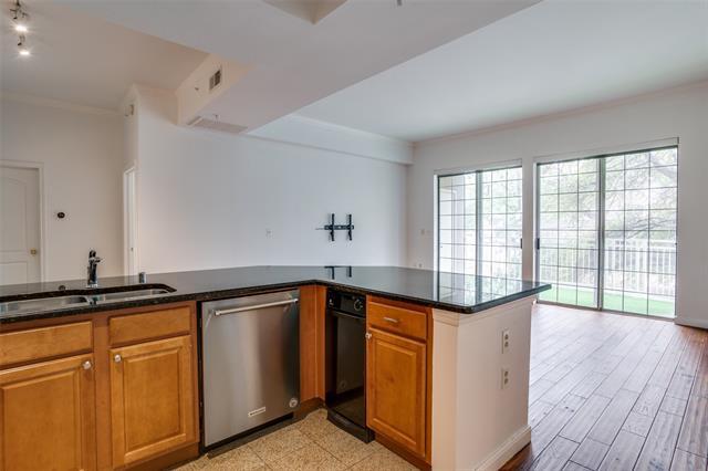 Building Photo - 3225 Turtle Creek Blvd