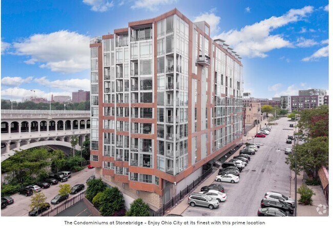 Edificio de condominios - 2222 Detroit Ave