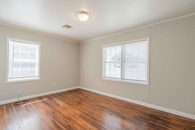 Foto del edificio - Cozy 4-Bedroom House in Tulsa, OK