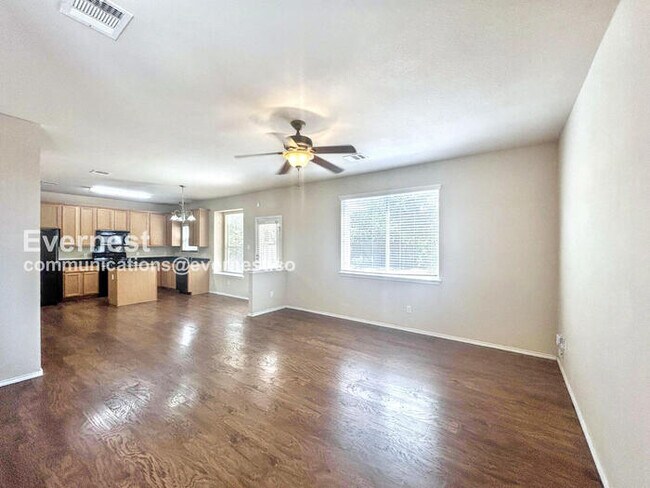 Foto del edificio - 11503 Johnny Weismuller Ln