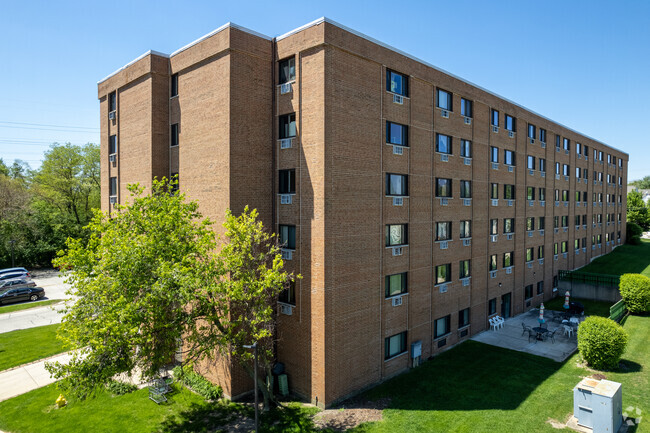 Building Photo - Shorewood Tower