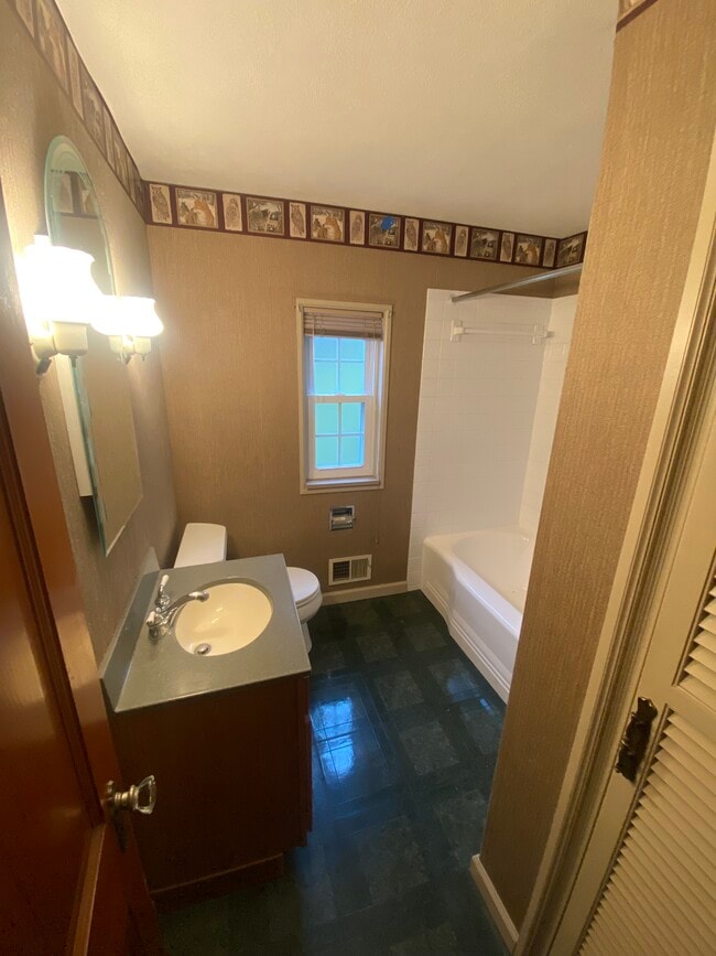 840 Neely Heights Ave, Coraopolis, PA 15108 House for Rent in