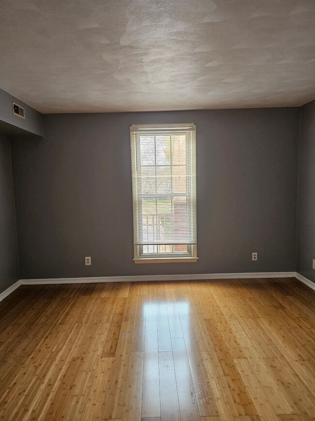 Foto del edificio - 1210 Stockley Gardens