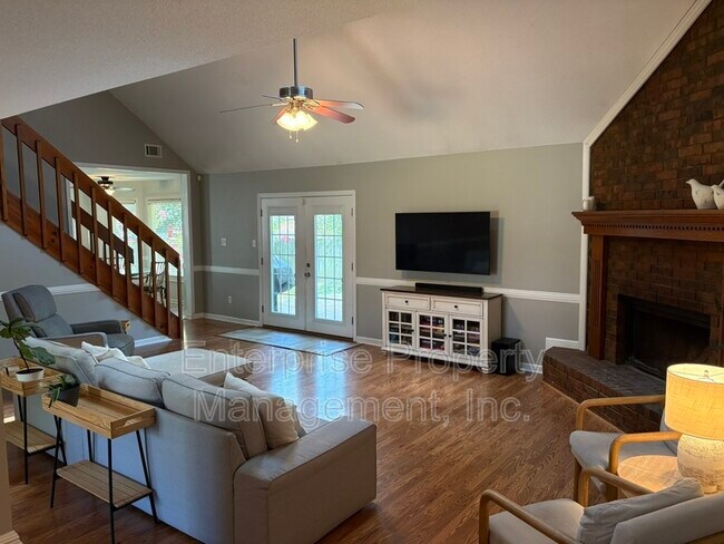 Building Photo - 433 Spruce Glen Dr