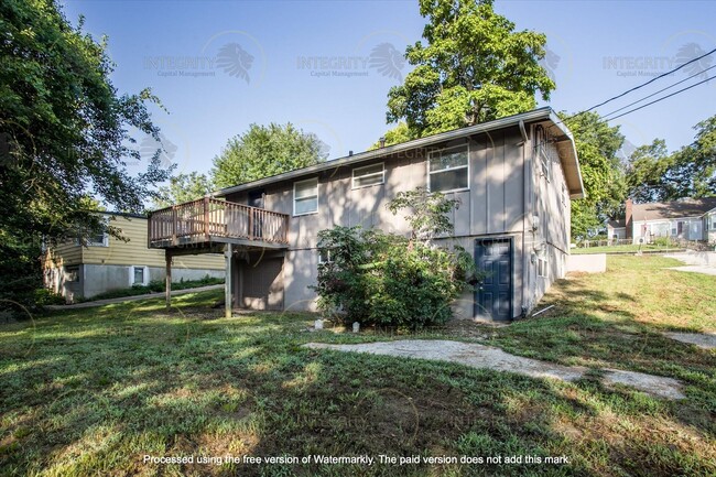 Building Photo - 4809 Farley Ave