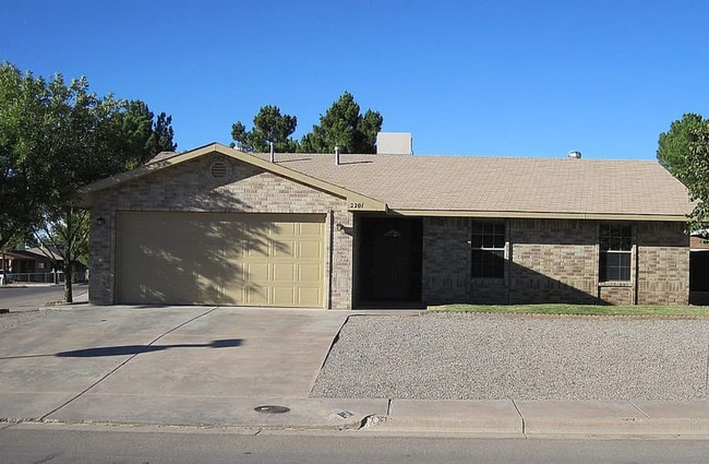 Building Photo - 2201 Mesa Ln