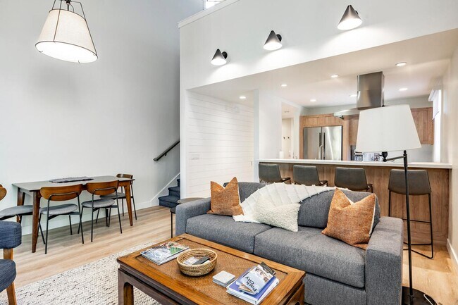 Foto del edificio - Luxury Condo Retreat at the base of Park C...